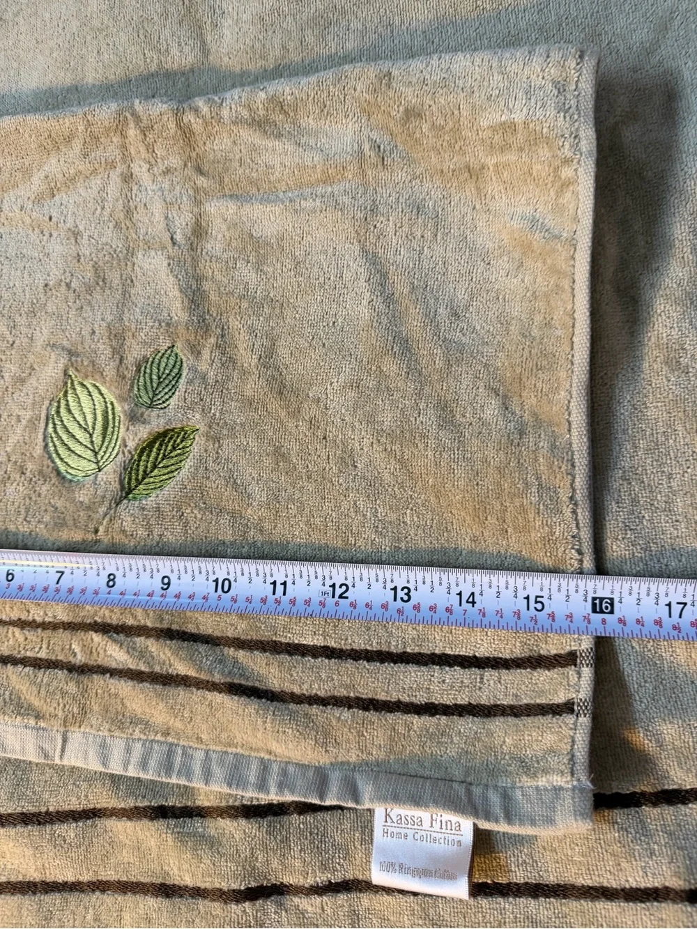 Kassa Fina Brown Bath towel set (2) embroidered leaves 100% Ringspun Cotton